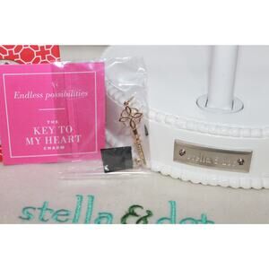 NIB Stella & Dot Key To My Heart Charm In Gold Fits a Standard Necklace Chain